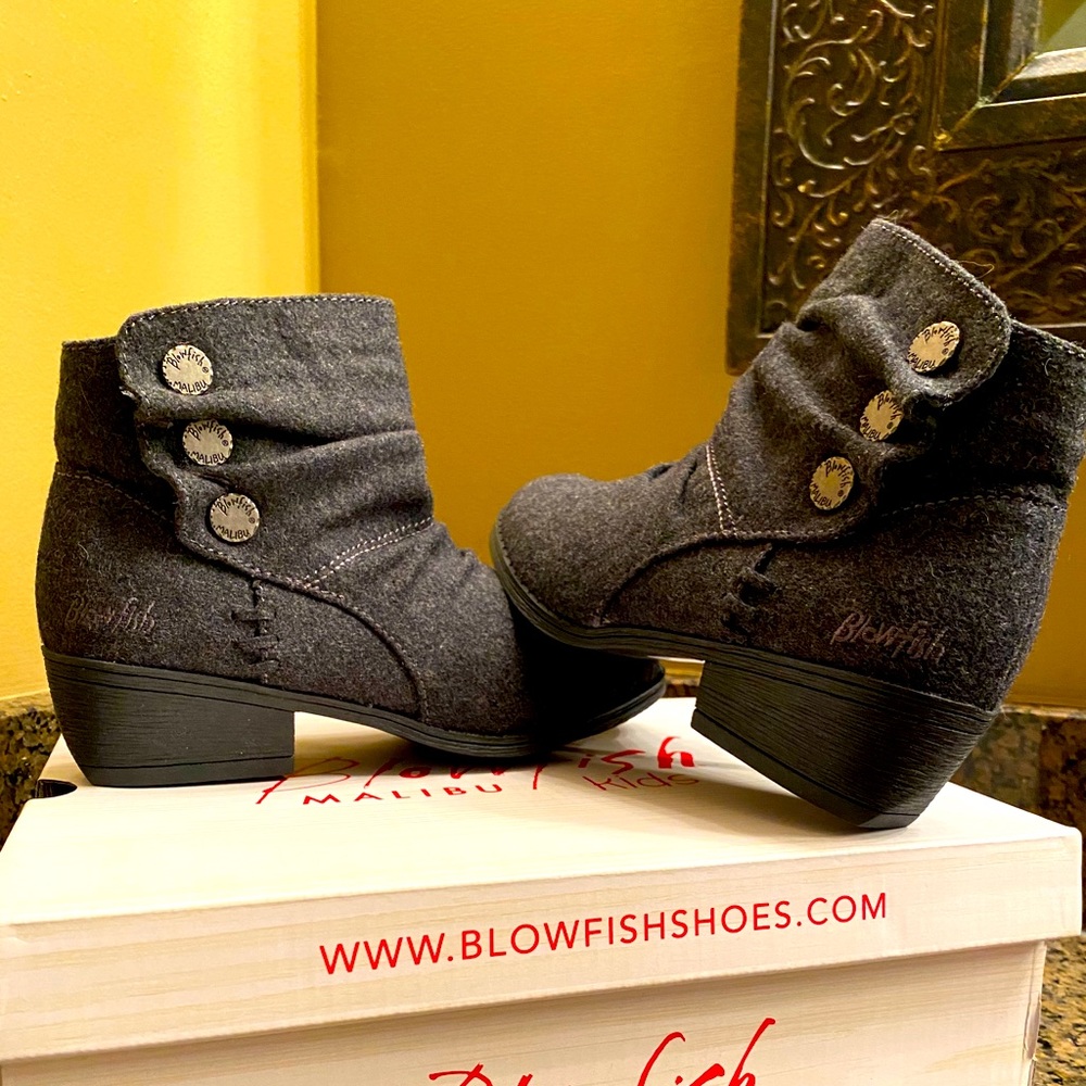 NWT Blowfish Malibu Kids Samara K Boots- Sz 3